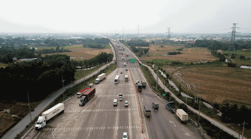 Chính phủ vừa có văn bản truyền đạt ý kiến của Phó Thủ tướng Lê Văn Thành về đầu tư giai đoạn 2 tuyến đường cao tốc TP Hồ Chí Minh - Trung Lương - Mỹ Thuận.