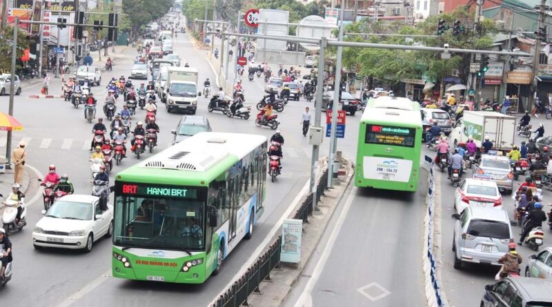 Khách đi BRT sắp được sử dụng xe điện miễn phí để chuyển tiếp