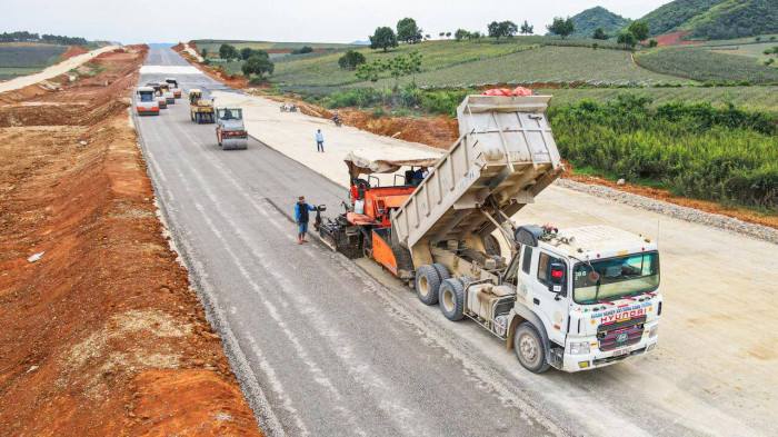 Thủ tướng bổ sung 4 dự án cao tốc, 2 dự án hàng không vào danh mục dự án quan trọng quốc gia